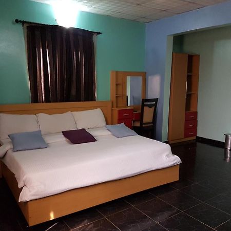 Chamcce Hotel Ajao Лагос Экстерьер фото
