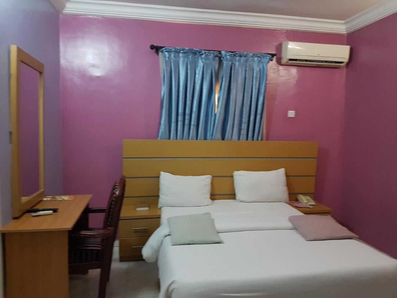 Chamcce Hotel Ajao Лагос Экстерьер фото