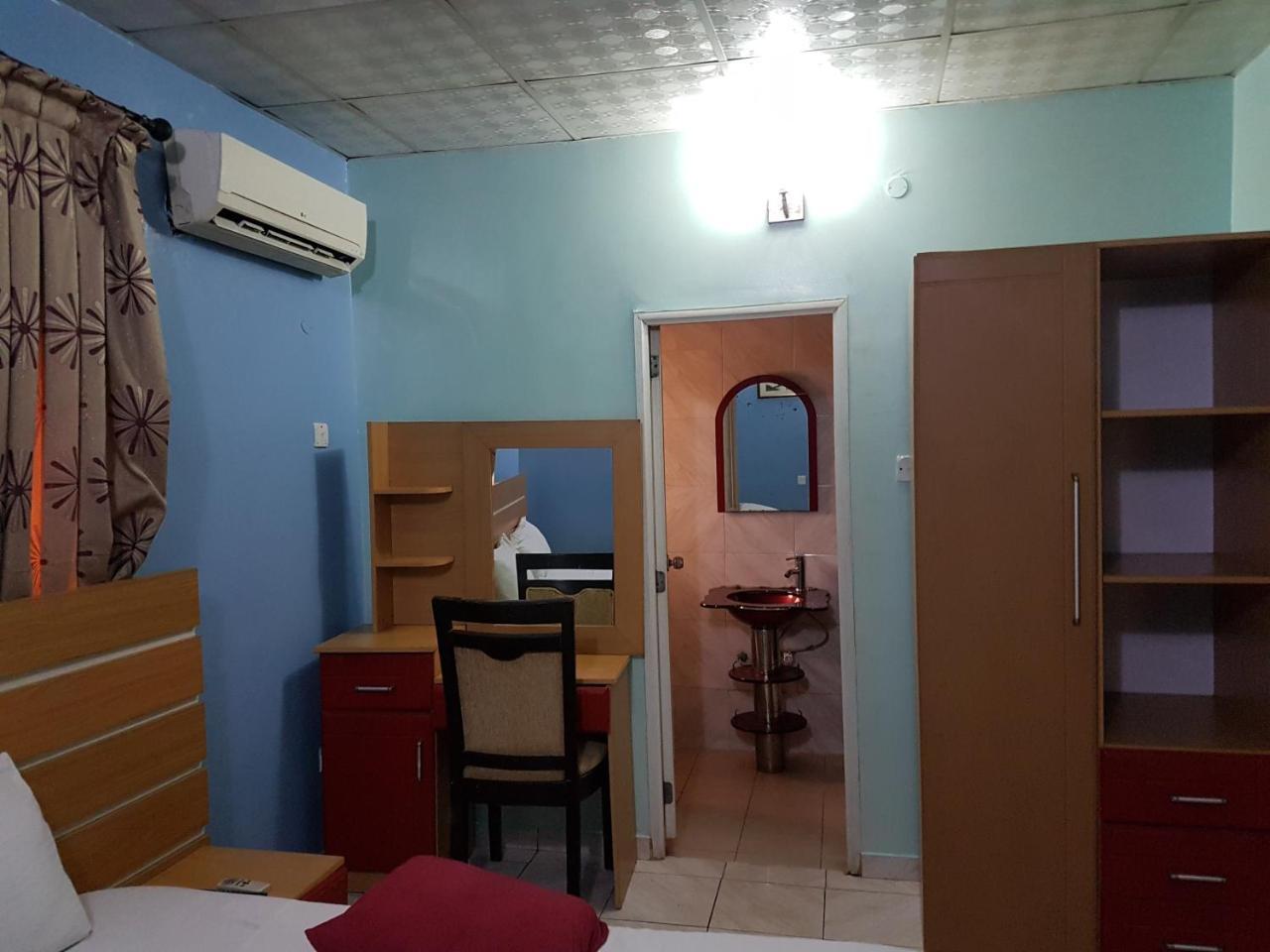Chamcce Hotel Ajao Лагос Экстерьер фото