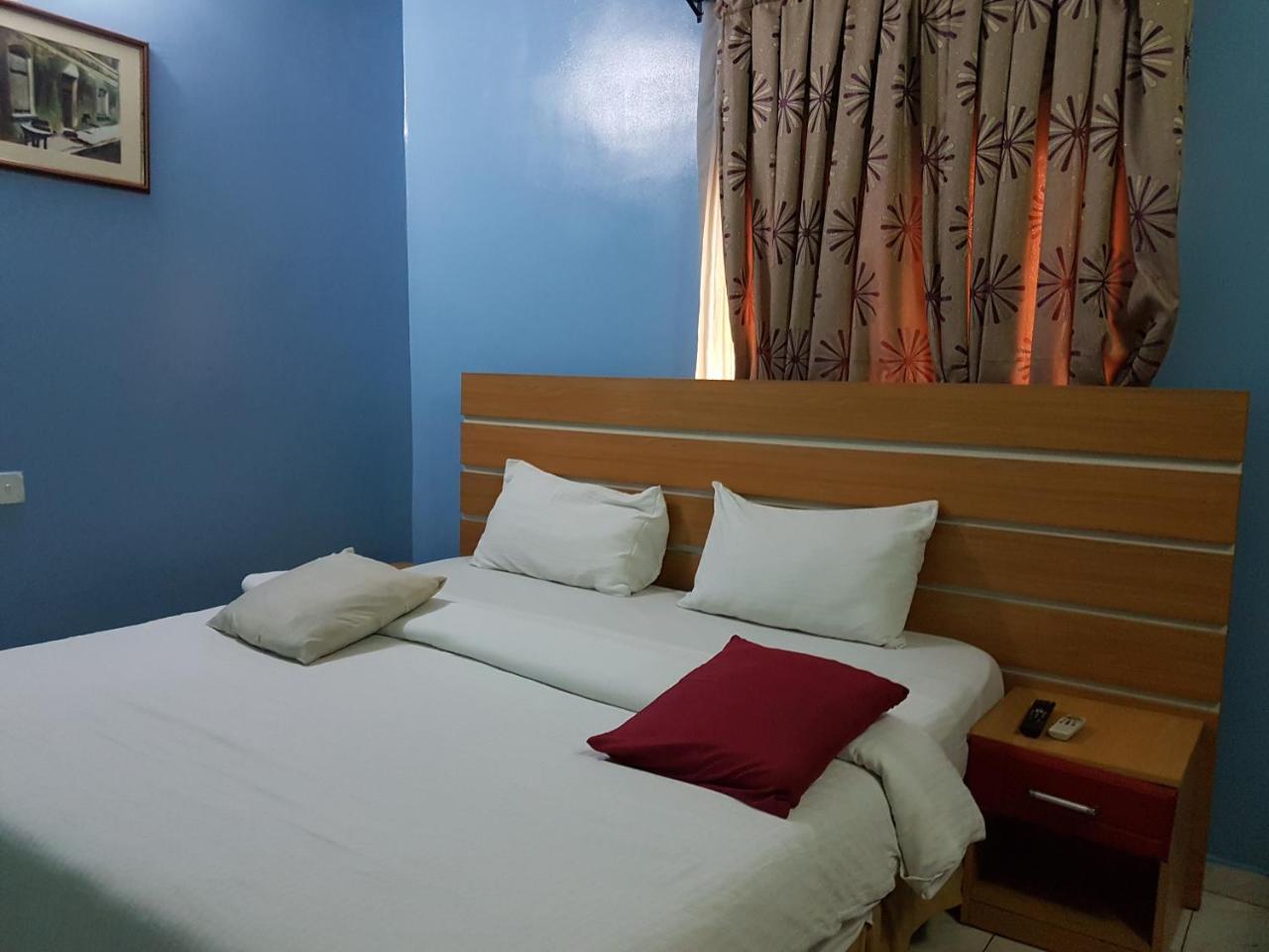 Chamcce Hotel Ajao Лагос Экстерьер фото