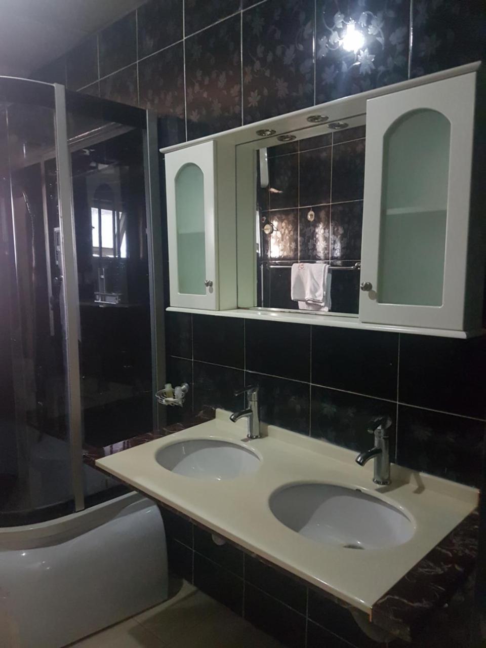 Chamcce Hotel Ajao Лагос Экстерьер фото